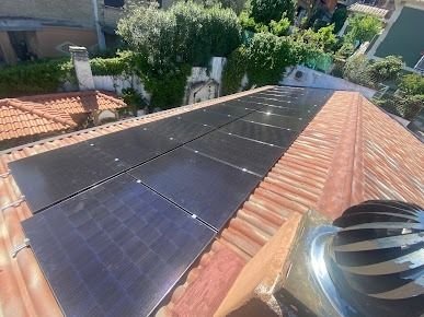 Instalación de placas solares realizada por nuestro equipo (8)