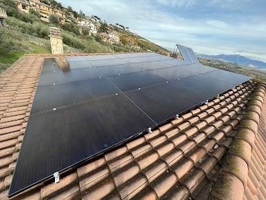 Instalación de placas solares realizada por nuestro equipo (1)