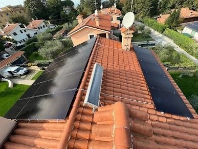 Instalación de placas solares realizada por nuestro equipo (2)