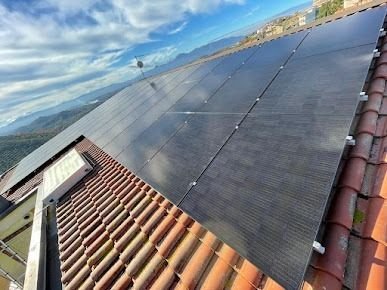 Instalación de placas solares realizada por nuestro equipo (8)
