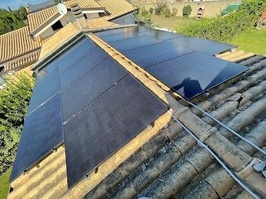 Instalación de placas solares realizada por nuestro equipo (3)