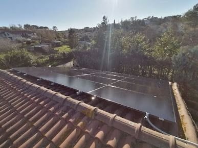 Instalación de placas solares realizada por nuestro equipo (8)