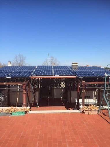 Baterías de almacenamiento e inversor instalados